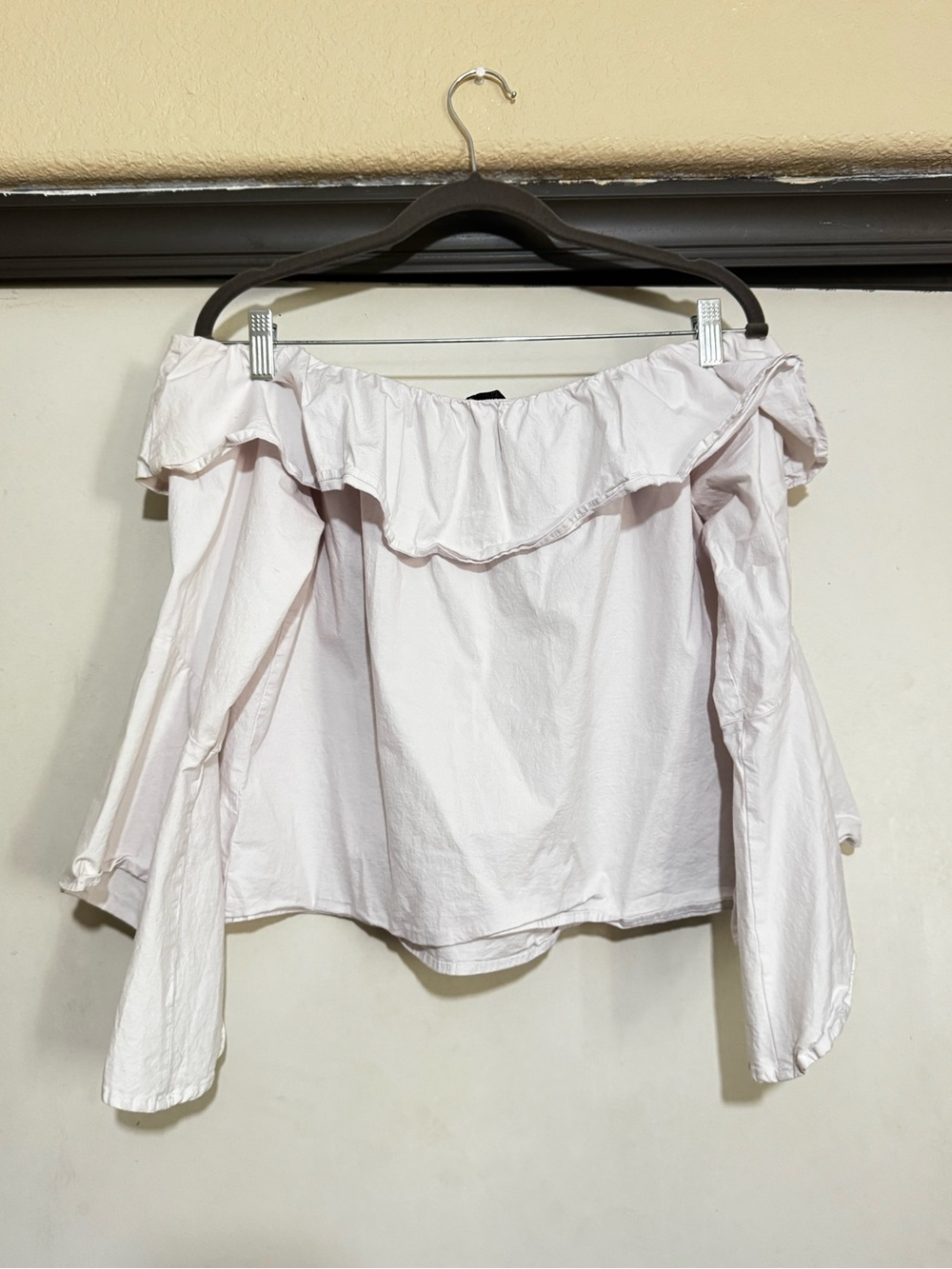 Timing Off-Shoulder Top in White With Pink and Purple Floral Embroidery - Picture 3 of 4